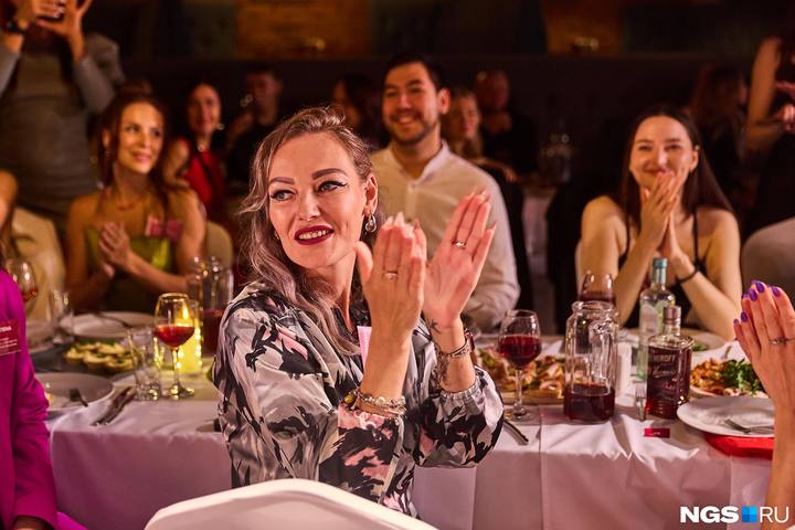 Подружки невесты, коллеги, родственники, одноклассники — собрали всех